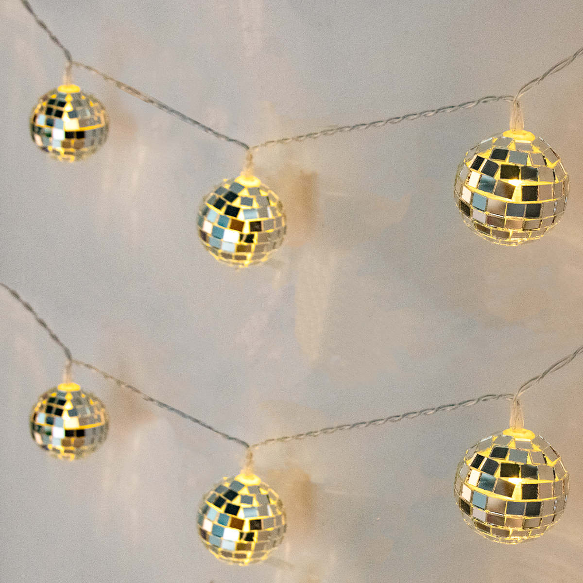 1.5m LED Mirror Ball String Li - огляд і ціна Event Party Dj